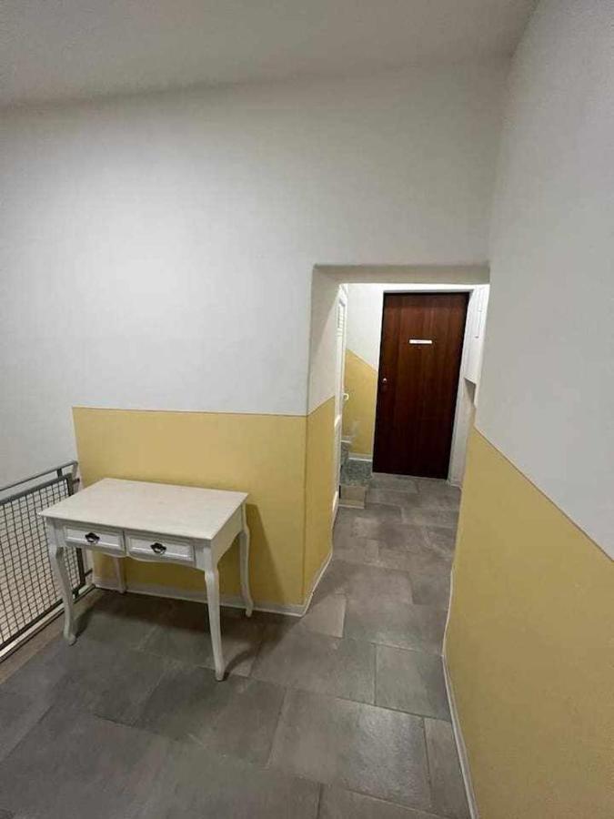 La Stanza Del Manzoni 1 Piano No Ascensore Pavia Dış mekan fotoğraf